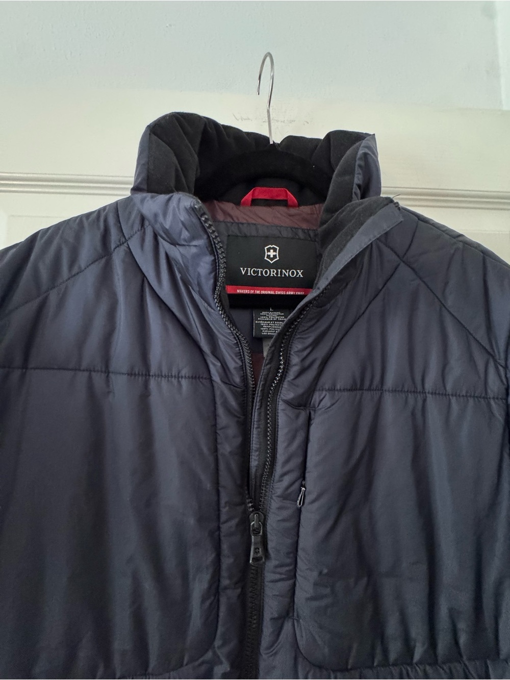 Victorinox Men's Elevation Insulated Jacket in Navy - Picture 4 of 7